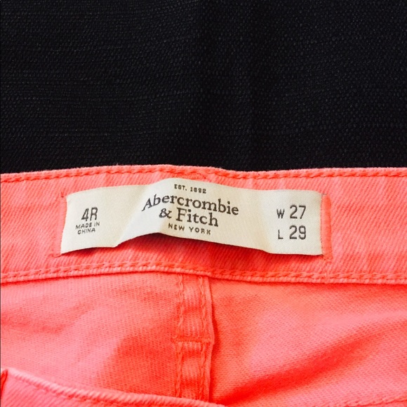 Abercrombie & Fitch neon pants fitted to the body - Picture 4 of 8